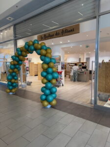 Enseigne et ballons 1 225x300